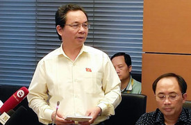 Cán bộ 'đóng băng' công việc trong khi doanh nghiệp sợ bị vạ lây