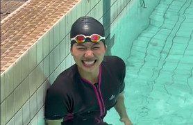 Xem Ánh Viên thực hiện thử thách lặn như đặc công