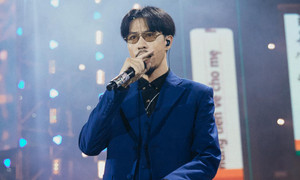 Khán giả than bị lừa đảo khi mua vé xem liveshow, ê-kíp Đen Vâu nói gì?