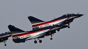 'Quay lưng' với Mỹ, quốc gia nhập khẩu vũ khí lớn nhất thế giới chọn Trung Quốc 