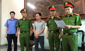 Bắt nguyên Giám đốc trung tâm đăng kiểm ở Hà Nam