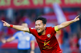 Hồng Lĩnh Hà Tĩnh ngược dòng thắng kịch tính CLB TP.HCM