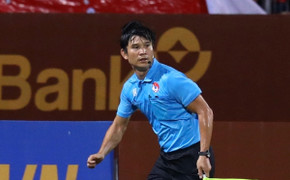 Trợ lý trọng tài trận CLB Công an Hà Nội - SLNA bị 'treo cờ'