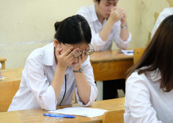 Có nên khoe điểm của con trên mạng xã hội?