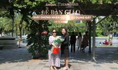 Cư dân The Standard Bình Dương nhận bàn giao giấy chứng nhận quyền sử dụng đất