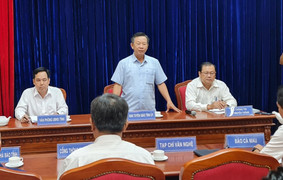 Phó Chủ tịch huyện ở Cà Mau phủ nhận mặc cả, đòi nhà thầu 'lại quả' 