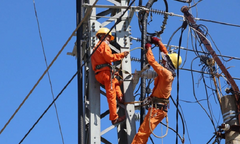 EVN lại muốn tăng giá điện lần hai, ĐBQH nói không phải cứ thua lỗ là xin tăng