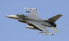 Ukraine cần tới 100 tiêm kích F-16 để đẩy lùi Nga