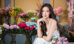 Nhan sắc Hoa hậu từng bị chê chiều cao ngoại cỡ, thân hình mỏng giờ ra sao?