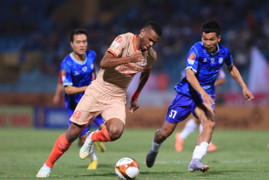 Trận đấu của CLB Công an Hà Nội bù giờ như World Cup