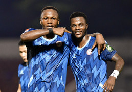 CLB TP.HCM dội mưa bàn thắng, đẩy Đà Nẵng xuống đáy bảng xếp hạng