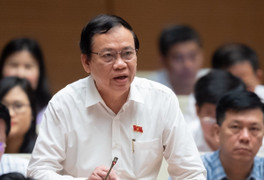 Đại biểu Quốc hội: 'Bên trong cán bộ sợ sai, bên ngoài dân chúng thở dài lo âu'