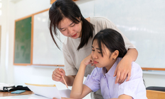 Bố mẹ nên làm gì khi con học kém?