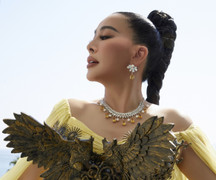 Cựu CEO Forbes Việt Nam diện trang sức của NTK Nhật Linh trên thảm đỏ Cannes