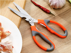 Lỗ khuyết, lỗ răng cưa trên kéo dùng để làm gì?