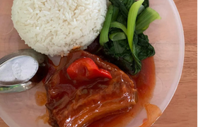 Suất cơm 120 nghìn chỉ có 1 miếng sườn: Lãnh đạo huyện nói 'ai bắt phải mua đâu'