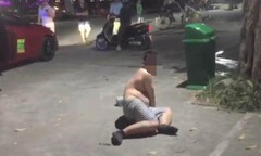 Phó trưởng ban ở Huế nghi say xỉn, cởi quần áo gây phản cảm tại điểm du lịch