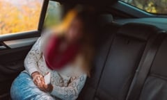 Ngủ trong ô tô bật điều hòa, coi chừng chết ngạt