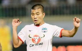 HLV Troussier gọi bổ sung tiền đạo HAGL lên ĐT Việt Nam