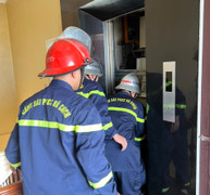 Nghệ An: Bé trai mắc kẹt trong thang máy do mất điện