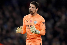 Man City dùng thủ môn dự bị cho trận gặp Man Utd