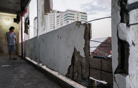 Đề xuất quy định cắt điện, nước để dân ở căn hộ có nguy cơ sập đổ phải di dời