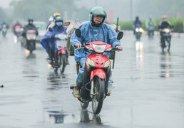 Tin mưa dông diện rộng ngày 5/6 và dự báo thời tiết Hà Nội 10 ngày tới