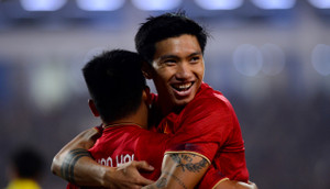 Giá vé xem đội tuyển Việt Nam rẻ chưa từng có