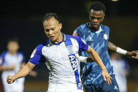 Hoàng Vũ Samson ghi bàn siêu phẩm, CLB TP.HCM vẫn thua SLNA