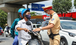 Uống 2 cốc bia giải nhiệt, tài xế bị phạt 2-3 triệu đồng