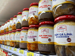Cà pháo, mắm tôm, bánh lọc 'đi máy bay' vào thị trường Mỹ, Nhật