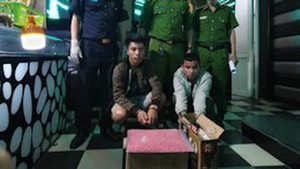  Bắt 2 người Lào vận chuyển hơn 18.000 viên ma tuý