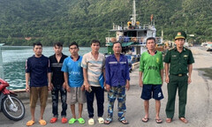 Bị tàu hàng đâm chìm, 6 ngư dân Bình Định được cứu vớt kịp thời