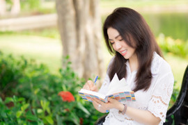 Võ Thị Thuý Hiền: Cô bé nghèo sống dưới chân núi Tà Cú tới nhà từ thiện xã hội