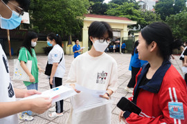 Gần 105.000 thí sinh Hà Nội làm thủ tục dự thi lớp 10 