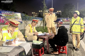 Cảnh sát giao thông được phép dừng xe kiểm tra giấy tờ khi nào?