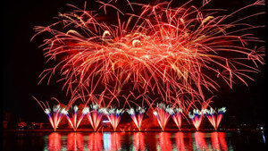 Mãn nhãn màn trình diễn pháo hoa 'Tình yêu không biên giới' 