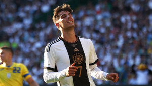 Đội tuyển Đức chật vật hòa Ukraine