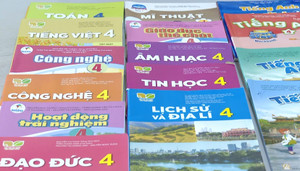 Tăng gấp ba giá sách giáo khoa lớp 4, 8, 11 mới