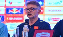 HLV Troussier: Quang Hải nỗ lực tối đa để đáp ứng yêu cầu