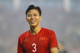 Quang Hải kiếm phạt đền, Quế Ngọc Hải ghi bàn đầu tiên thời HLV Troussier