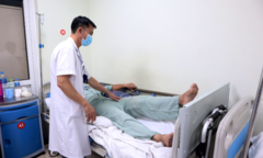 Thay khớp háng cho thanh niên nhiễm HIV