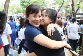 Điểm chuẩn trường THPT chuyên Ngoại ngữ giảm, thấp nhất 22,34