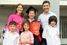 Thí sinh 64 tuổi thi THPT: Chung trường với cháu, đeo đuổi nghiệp học dở dang