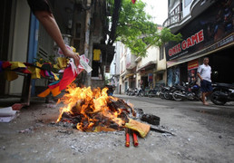 Đốt vàng mã gây hỏa hoạn bị xử phạt thế nào?