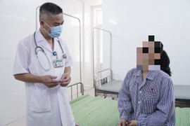 Giun đũa chó mèo 'đào hầm' trong da từ thói quen nhiều người vẫn làm hàng ngày