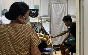 Cứu sống người phụ nữ mang thai 7 tháng ngã xuống sông