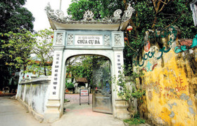 Trích xuất camera, xác minh vụ bé trai bị đánh khi tham gia khoá tu ở chùa Cự Đà