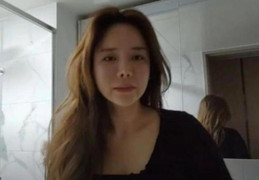 Trước khi chọn cách ra đi, người mẫu 37 tuổi liên tục xin lỗi hai con gái