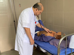 Người đàn ông suy đa tạng, hoại tử tay chân từ món ăn khoái khẩu của người Việt